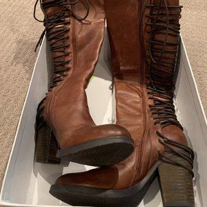 STEVE MADDEN - RIKTER - Cognac (Size 7.5)